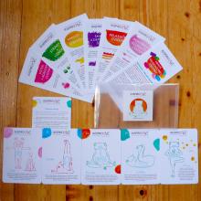 Sada karet a letáků